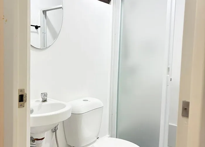 The Cozy With Pool Access Unit 1br * Lapu-Lapu City